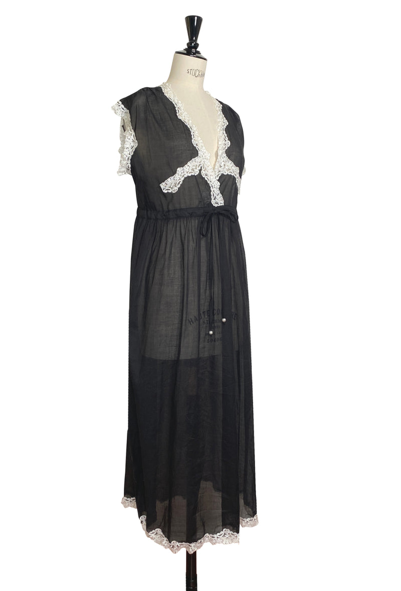 The Lisbeth Dressing Gown - Deco Black