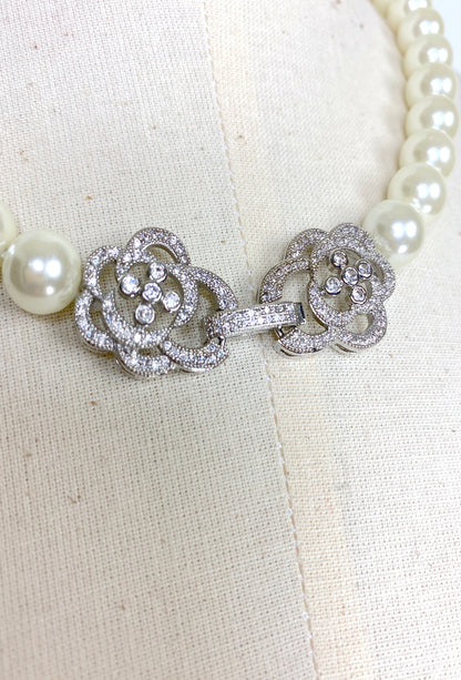 Vintage Hollywood Double Buckle Camellia Pearl Necklace - Silver